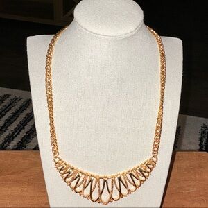 Elegant Gold Tone Necklace Excellent Used Condition